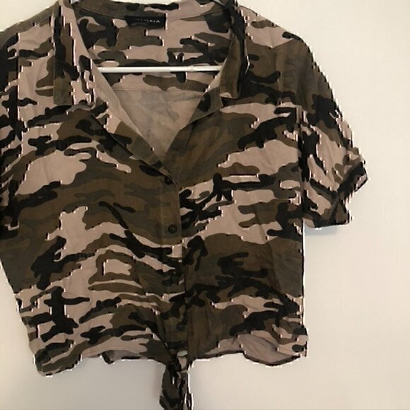 STORIA Brown Black Tan Camo Camouflage Short Sleeve Tie Button Down Crop Top M - Picture 4 of 12